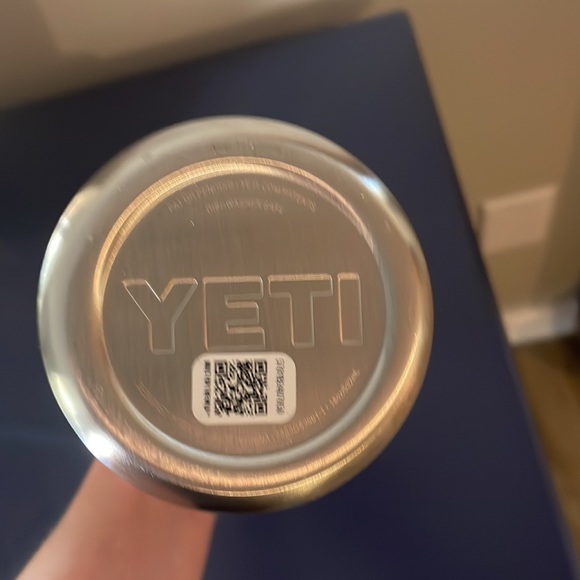 NWT Harbor Pink YETI Bottle - Picture 3 of 5